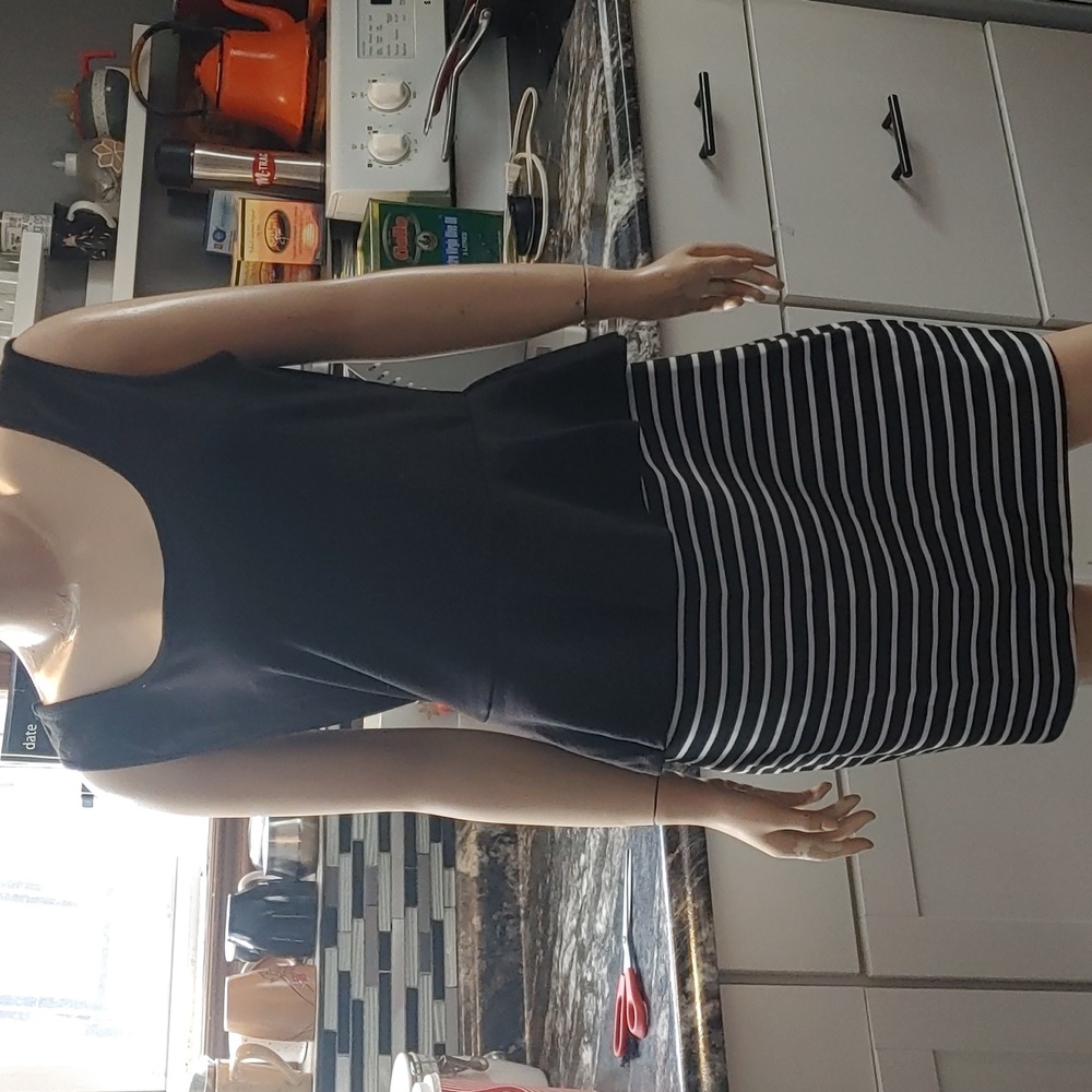 3/$30 Suzy Shier Above Knee Dress Sz Lg